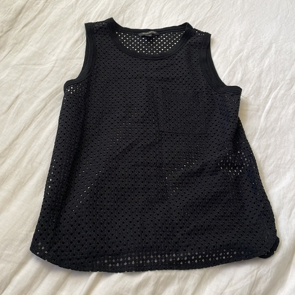 Banana Republic perforated black tank with pocket - Picture 3 of 6